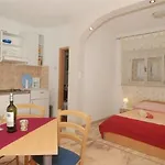 Emotha * Trogir
