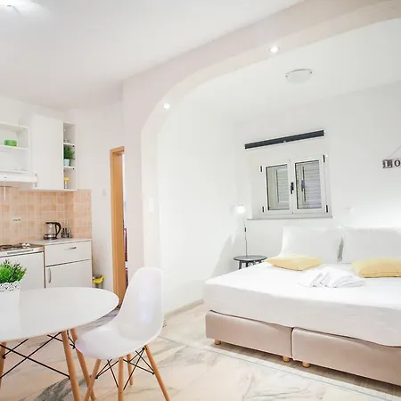 Emotha Trogir