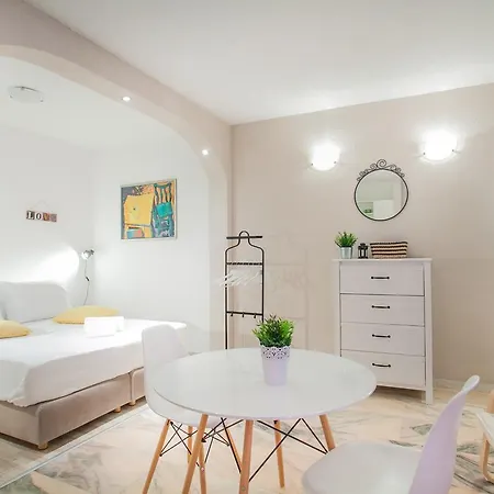 Emotha Apartman