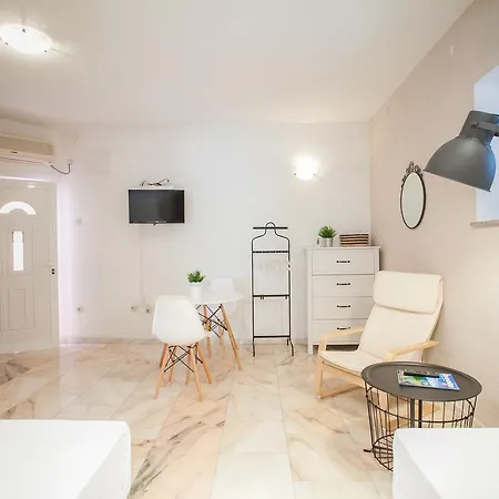 Emotha Trogir