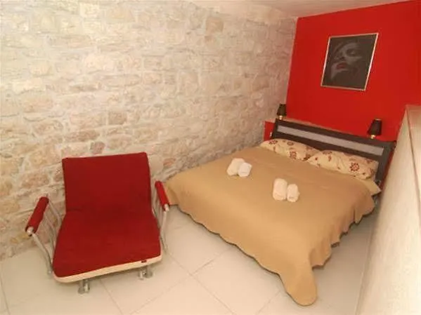 Appartement Emotha *